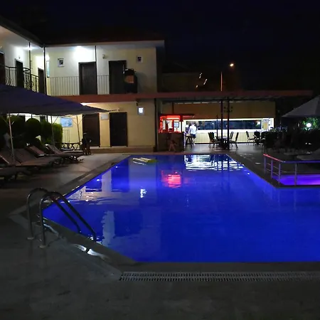 Palmeras Otel 2*
